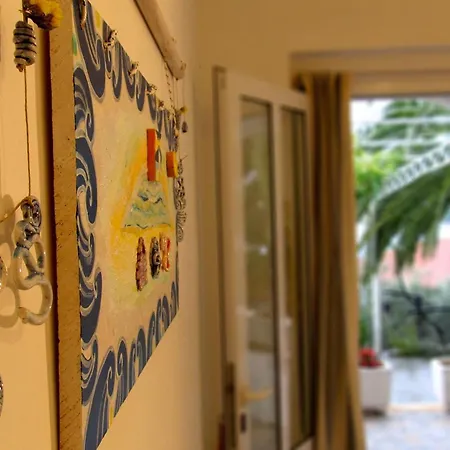 For Four Persons With Sea View In Near The 公寓