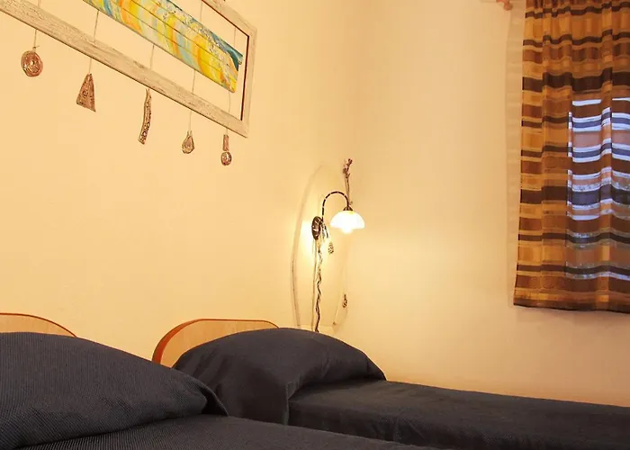 Appartement For Four Persons With Sea View In Near The *