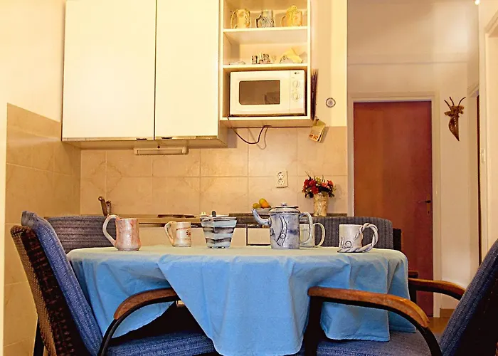 Appartement For Four Persons With Sea View In Near The *