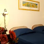 For Four Persons With Sea View In Near The Apartment